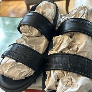 Moncler leather strap sandal